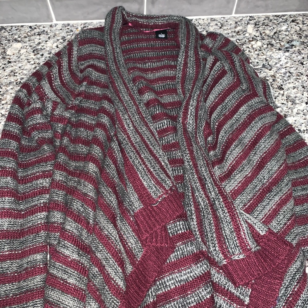 Cardigan 💗 - Picture 3 of 4